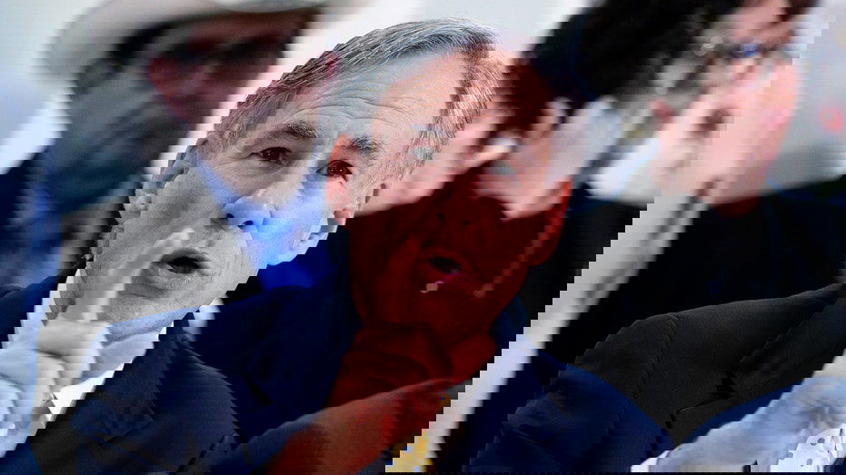 Abbott vows to impose a '100% tariff' on anyone moving from NYC to Texas after Election Day