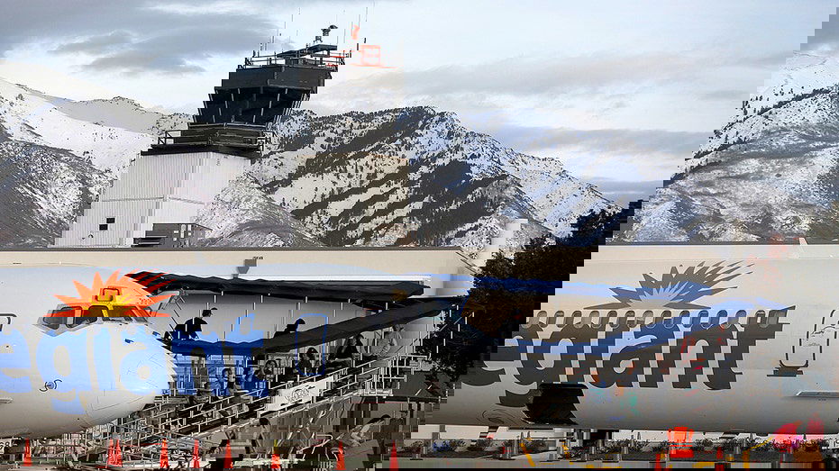 Air traffic control towers will 'never' reach full staffing levels under current system, FAA chief says