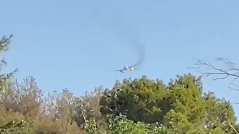American Airlines plane makes emergency landing after engine starts smoking
