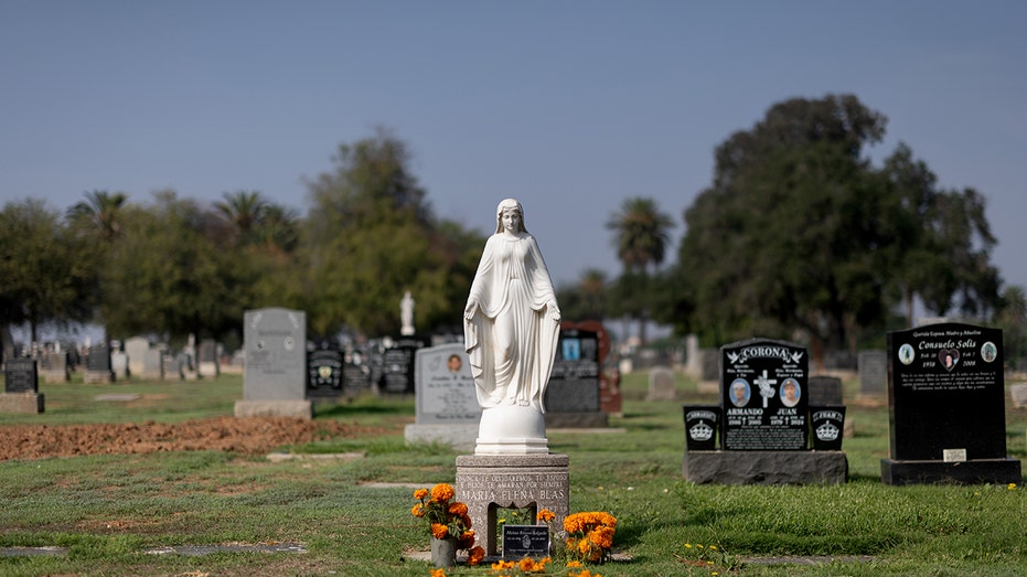 California cemetery removes banner draped over 9/11 memorial advertising new Islamic section after backlash