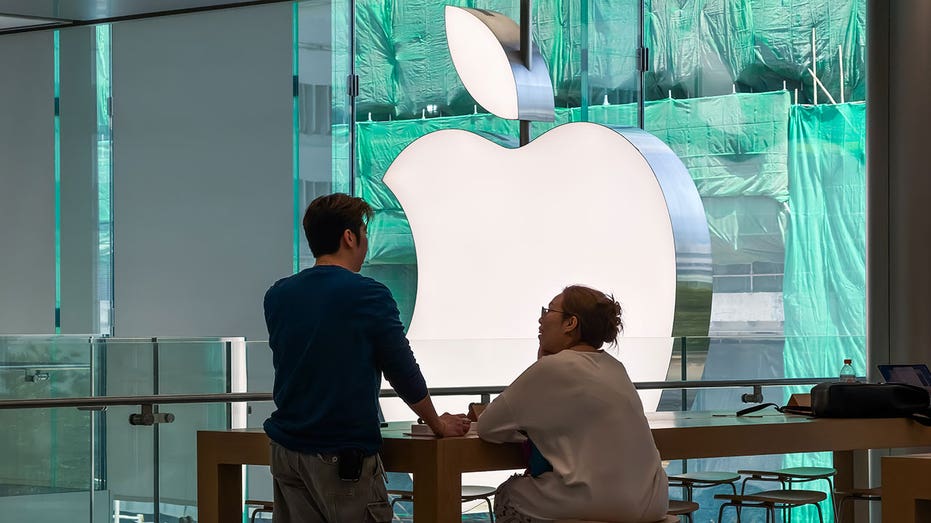 Conservative watchdog calls for FTC to probe Apple News over 'anticompetitive behavior, deceptive practices'