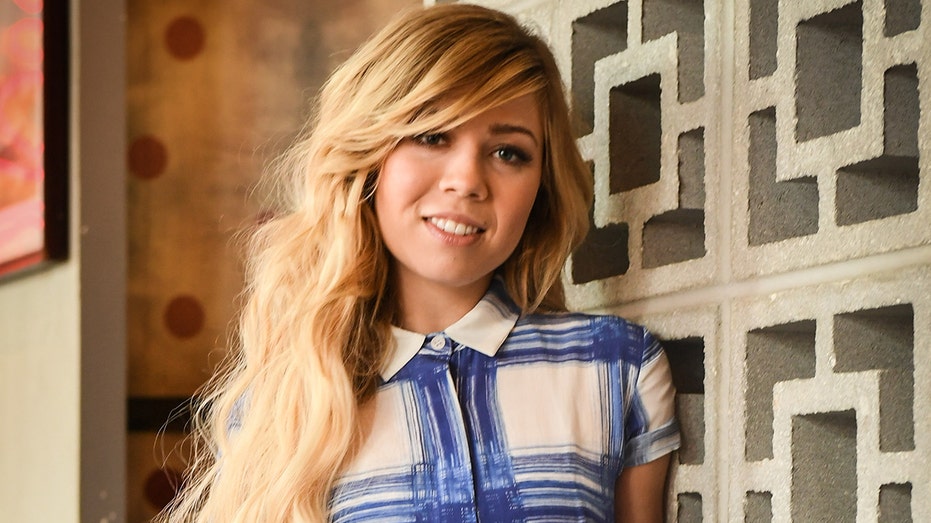 Former child star Jennette McCurdy reveals grooming 'red flag' she missed dating older man at 18