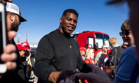 Former girlfriend of Herschel Walker tells of violent apartment encounter