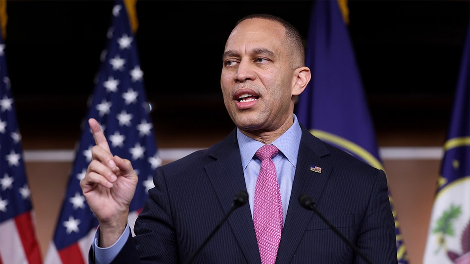 Hakeem Jeffries shredded over 'disgustingly violent' call for Dems to break spirit of MAGA