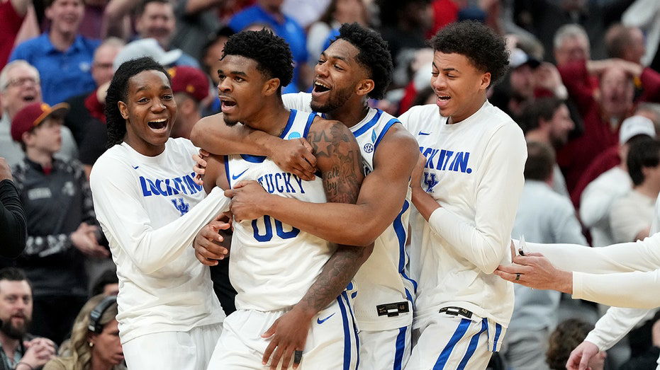 Kentucky survives Santa Clara in overtime thriller after Otega Oweh's miracle buzzer-beater