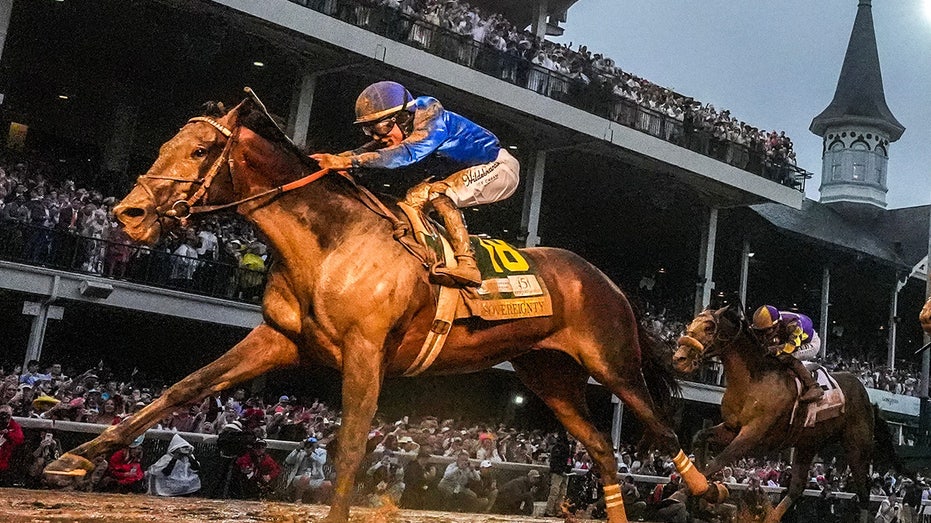 Last two Kentucky Derby winners scratched from Breeders Cup due to health issues