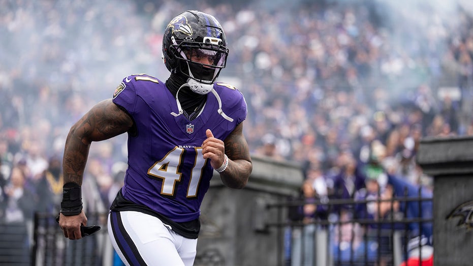 Ravens defender mocks Bengals players after shoving Joe Burrow