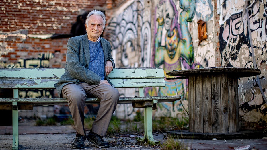 Richard Dawkins decries gender surgery for kids as 'surgically mutilating children'