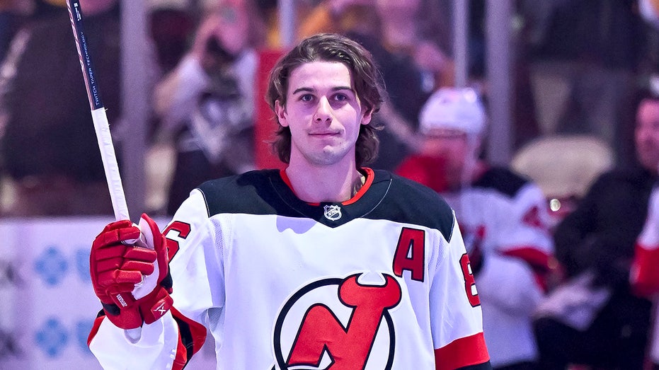 Team USA star Jack Hughes gets another standing ovation from Penguins fans after return from Olympics