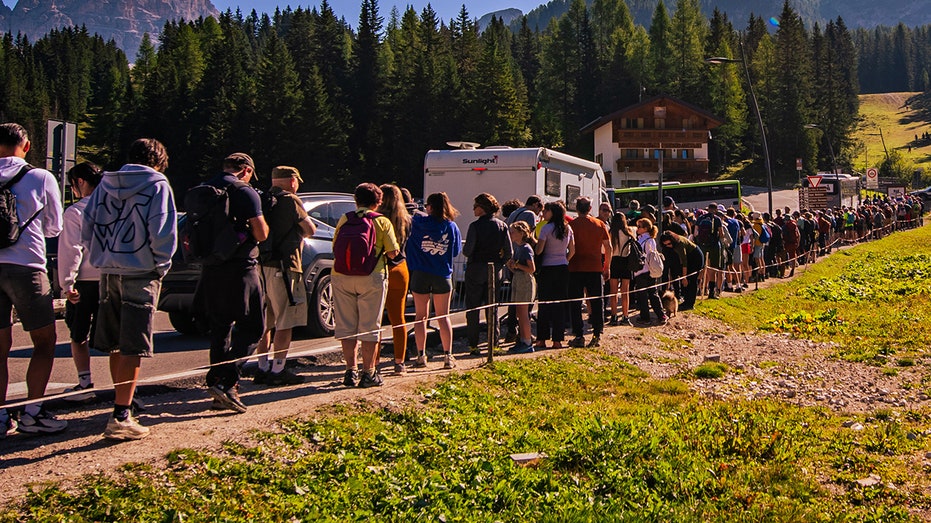 Thousands swarm stunning mountain escape as selfie tourism backlash erupts online