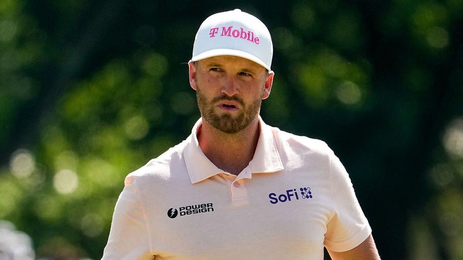 Wyndham Clark trolls Canadian Open crowd with Team USA Jack Hughes jersey, gets showered with boos
